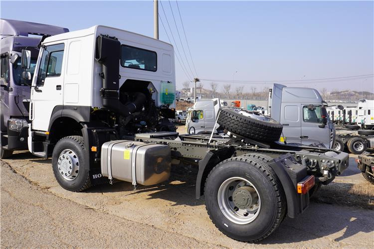 SINOTRUK Howo 430 Truck Head for Sale In Zambia - 牵引车:图2 SINOTRUK Howo 430 Truck Head for Sale In Zambia - 牵引车:图2