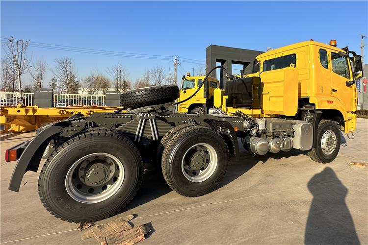 SINOTRUK Howo New Model 371 HP Truck Head for Sale In Zambia - 牵引车:图2 SINOTRUK Howo New Model 371 HP Truck Head for Sale In Zambia - 牵引车:图2