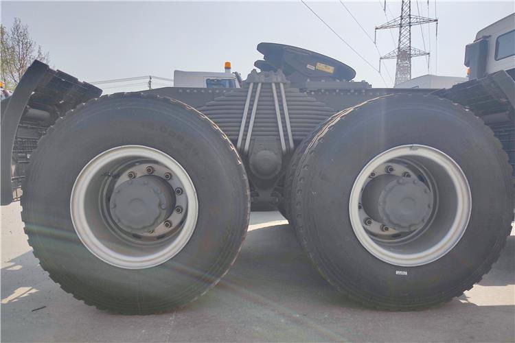 SINOTRUK Howo New Model 430HP Truck Tractor Price In Mauritania - 牵引车:图4 SINOTRUK Howo New Model 430HP Truck Tractor Price In Mauritania - 牵引车:图4