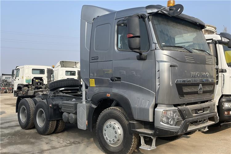 SINOTRUK Howo T7H Truck Head for Sale In Zimbabwe - 牵引车:图2 SINOTRUK Howo T7H Truck Head for Sale In Zimbabwe - 牵引车:图2