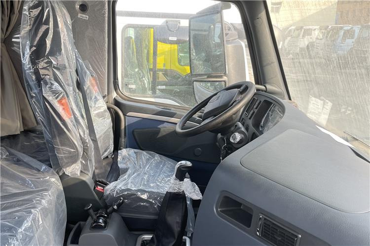 SINOTRUK Howo T7H Truck Head for Sale In Zimbabwe - 牵引车:图3 SINOTRUK Howo T7H Truck Head for Sale In Zimbabwe - 牵引车:图3