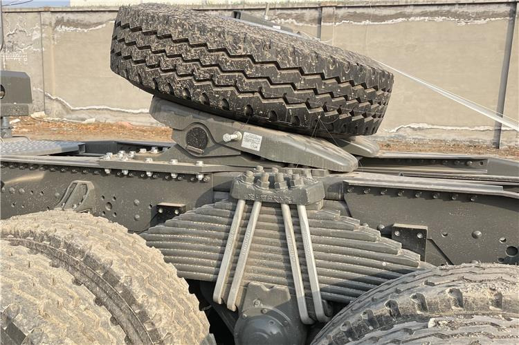 SINOTRUK Howo T7H Truck Head for Sale In Zimbabwe - 牵引车:图5 SINOTRUK Howo T7H Truck Head for Sale In Zimbabwe - 牵引车:图5