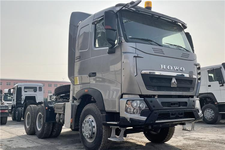 SINOTRUK Howo T7H Truck Head for Sale In Zimbabwe - 牵引车:图1 SINOTRUK Howo T7H Truck Head for Sale In Zimbabwe - 牵引车:图1