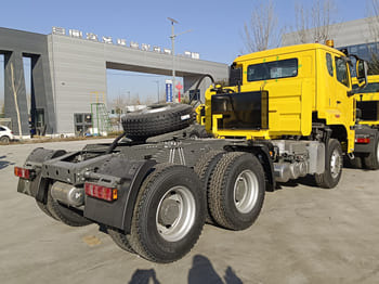 SINOTRUK Sino Howo Truck for Sale in Philippine - 牵引车:图2 SINOTRUK Sino Howo Truck for Sale in Philippine - 牵引车:图2