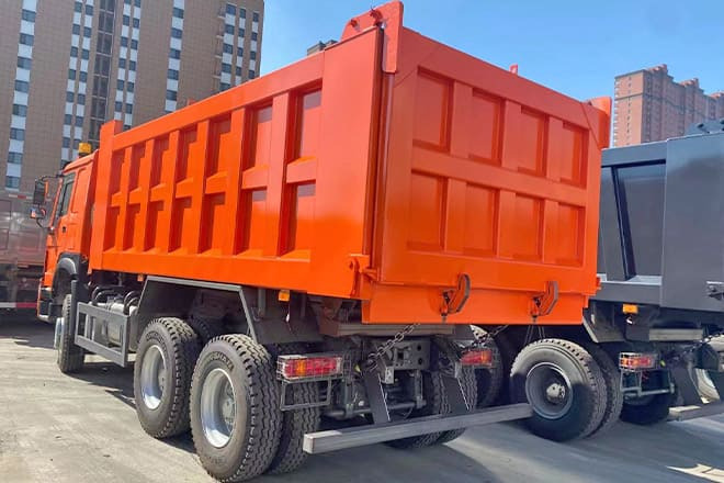SINOTRUK Sinotruk Howo 336 6X4 Tipper for Sale in Ghana - 翻斗车:图2 SINOTRUK Sinotruk Howo 336 6X4 Tipper for Sale in Ghana - 翻斗车:图2