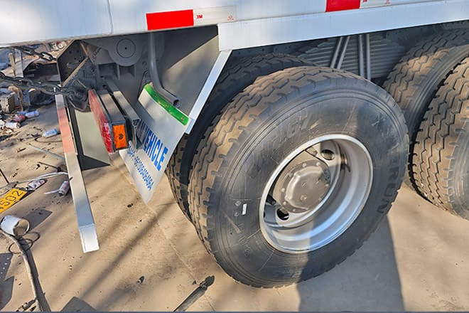 SINOTRUK Sinotruk Howo 371 8x4 Dump Truck for Sale in Libya - 翻斗车:图5 SINOTRUK Sinotruk Howo 371 8x4 Dump Truck for Sale in Libya - 翻斗车:图5
