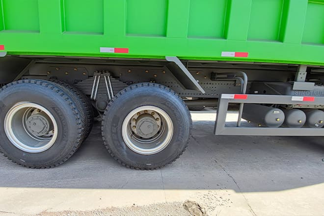SINOTRUK Sinotruk Howo 8x4 Dump Truck for Sale Near Me in Ghana - 翻斗车:图4 SINOTRUK Sinotruk Howo 8x4 Dump Truck for Sale Near Me in Ghana - 翻斗车:图4