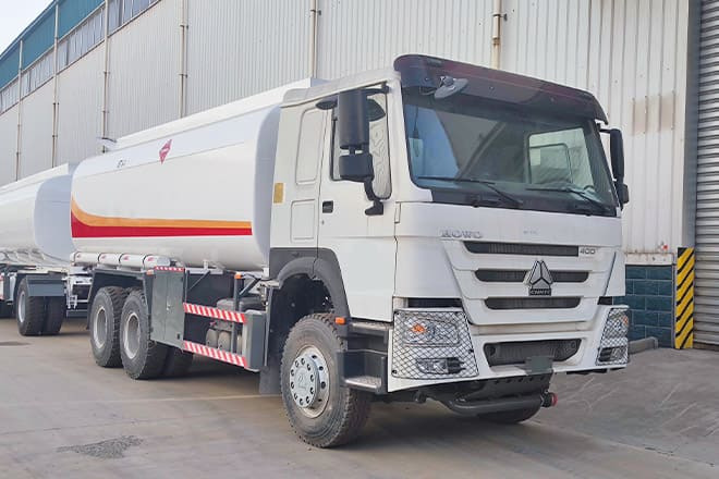SINOTRUK Sinotruk Howo Fuel Tanker Truck Price for Sale in Ghana - 罐车:图4 SINOTRUK Sinotruk Howo Fuel Tanker Truck Price for Sale in Ghana - 罐车:图4