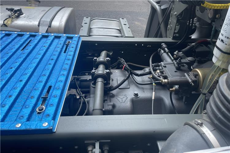 SINOTRUK Used Howo 371hp Tractor Truck for Sale In Cameroon - 牵引车:图5 SINOTRUK Used Howo 371hp Tractor Truck for Sale In Cameroon - 牵引车:图5