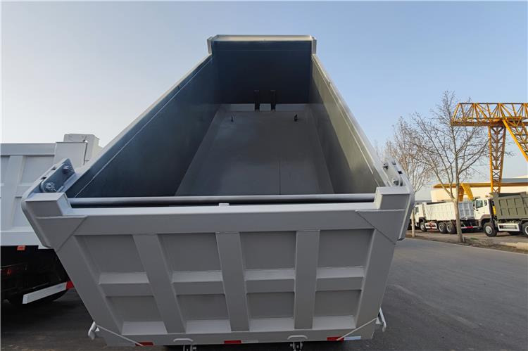 SINOTRUK Used Howo 400hp Dump Truck for Sale In Zambia - 翻斗车:图3 SINOTRUK Used Howo 400hp Dump Truck for Sale In Zambia - 翻斗车:图3