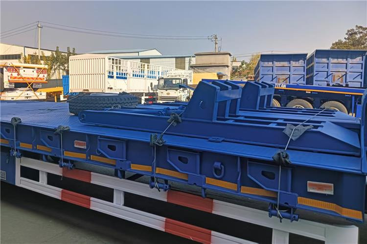 TITAN 3 Axle 80 Ton Low Bed Trailer Price for Sale In Nigeria - 低装载半拖车:图3 TITAN 3 Axle 80 Ton Low Bed Trailer Price for Sale In Nigeria - 低装载半拖车:图3