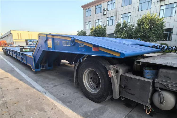TITAN 4 Line 8 Axle Folding Gooseneck Trailer for Sale In Sudan - 低装载半拖车:图2 TITAN 4 Line 8 Axle Folding Gooseneck Trailer for Sale In Sudan - 低装载半拖车:图2