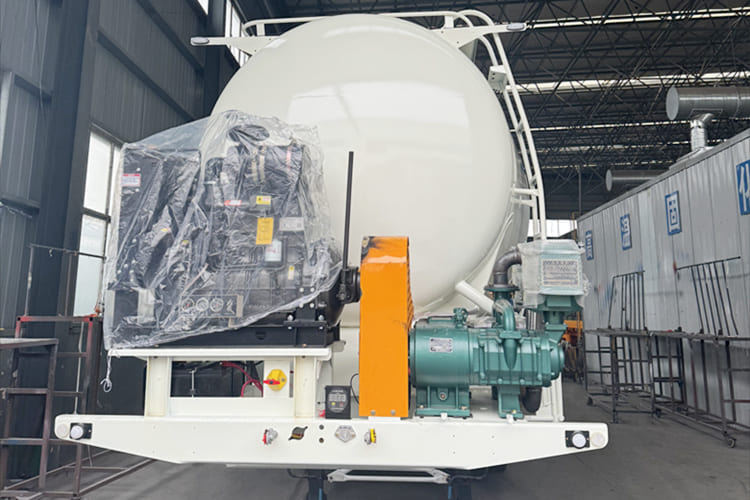 TITAN Dry Bulk Tanker Trailer for Sale in Saudi Arabia - 液罐半拖车:图3 TITAN Dry Bulk Tanker Trailer for Sale in Saudi Arabia - 液罐半拖车:图3
