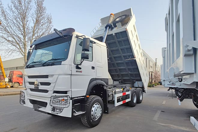 TITAN Sinotruk Howo New Dump Truck for Sale in Nigeria - 翻斗车:图1 TITAN Sinotruk Howo New Dump Truck for Sale in Nigeria - 翻斗车:图1