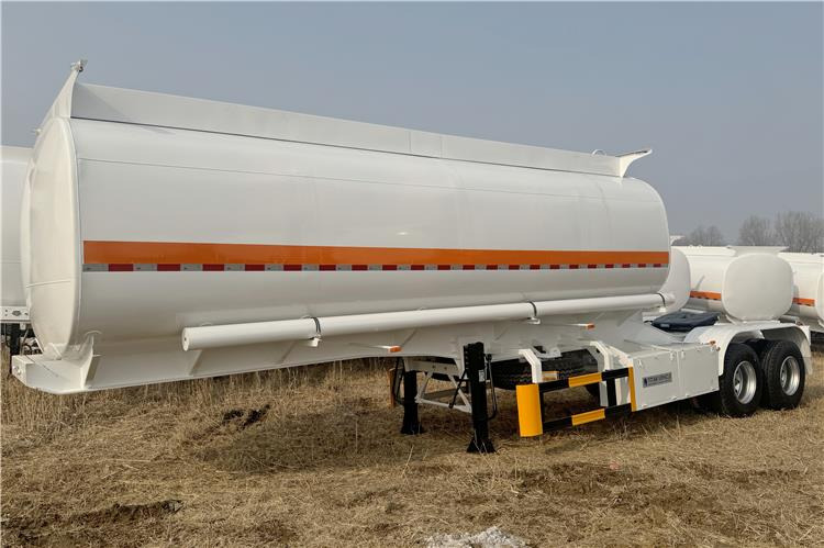 TITAN Superlink Fuel Tanker Trailer for Sale In Anglo - 液罐半拖车:图3 TITAN Superlink Fuel Tanker Trailer for Sale In Anglo - 液罐半拖车:图3