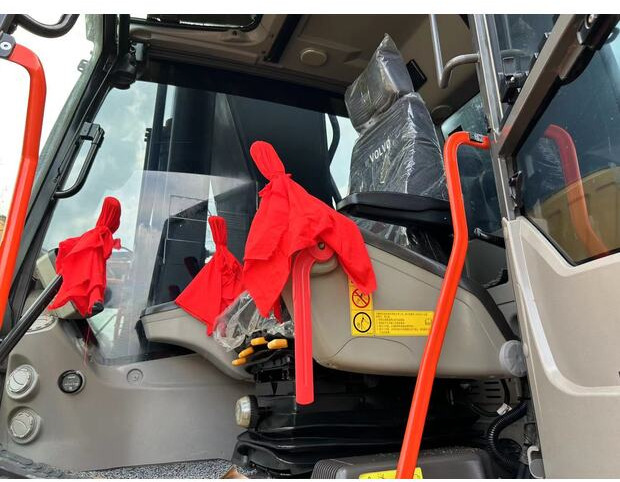 2022 Volvo EC350DL - 履带式挖掘机:图3 2022 Volvo EC350DL - 履带式挖掘机:图3