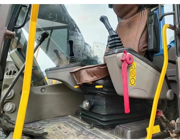 2024 Volvo EC220 - 履带式挖掘机:图5 2024 Volvo EC220 - 履带式挖掘机:图5