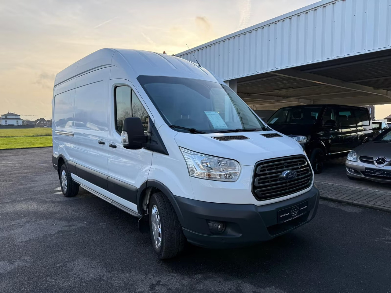 Ford Transit - 紧凑型面包车:图2 Ford Transit - 紧凑型面包车:图2