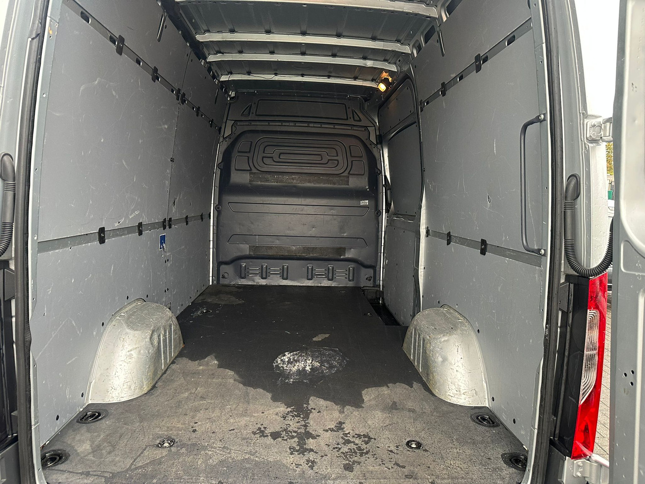 MERCEDES-BENZ Sprinter - 无侧窗厢式货车:图5 MERCEDES-BENZ Sprinter - 无侧窗厢式货车:图5