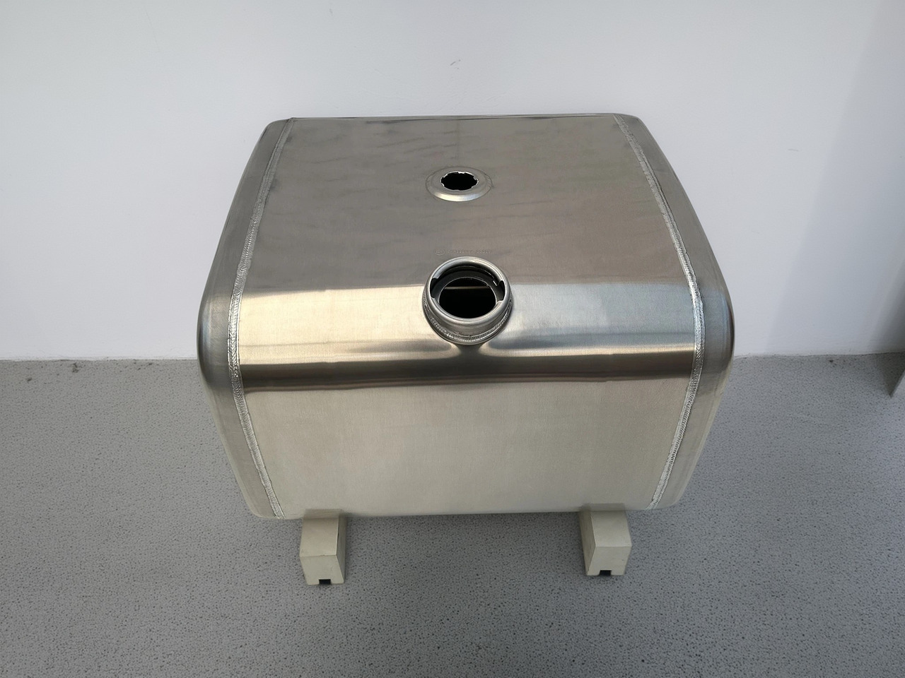 IVECO - 燃料箱:图1 IVECO - 燃料箱:图1