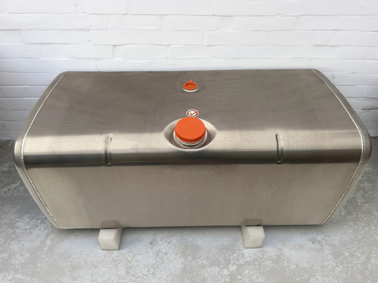 MAN - 燃料箱:图1 MAN - 燃料箱:图1