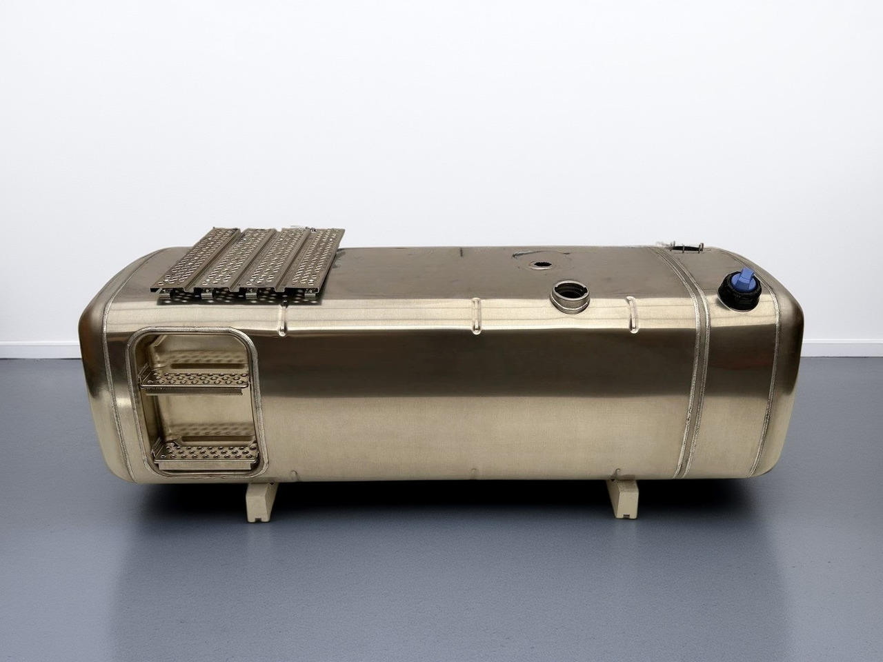 MERCEDES-BENZ  - 燃料箱:图1 MERCEDES-BENZ  - 燃料箱:图1