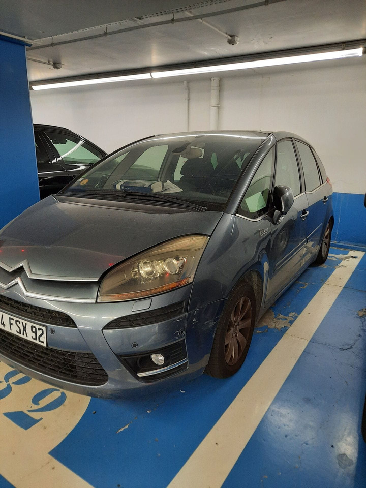 CITROEN C4 - 2008 - 1 ER MAIN - BOITE AUTO NEUVE - BATTERIE A CHANGE ET SUSPENSION A REVOIR - 汽车:图1 CITROEN C4 - 2008 - 1 ER MAIN - BOITE AUTO NEUVE - BATTERIE A CHANGE ET SUSPENSION A REVOIR - 汽车:图1