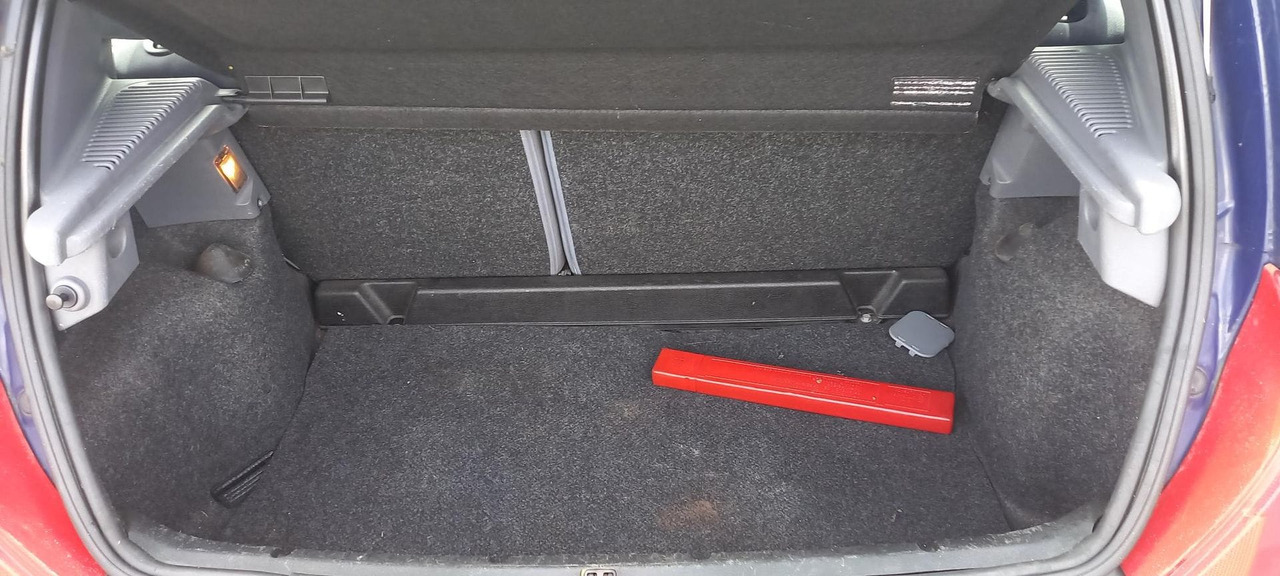 CLIO WITHOUT ROADWORTHINESS TEST - 汽车:图2 CLIO WITHOUT ROADWORTHINESS TEST - 汽车:图2