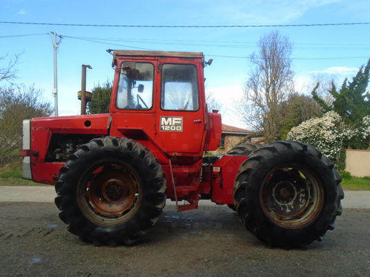 Massey Ferguson 1200 - 拖拉机:图1 Massey Ferguson 1200 - 拖拉机:图1
