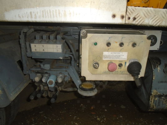 Mazda bongo - 车载空中平台:图5 Mazda bongo - 车载空中平台:图5