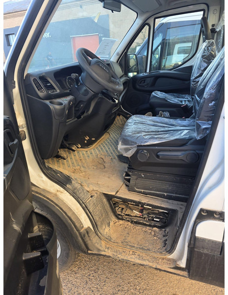 Iveco Daily 35S14 - 驾驶室底盘卡车:图3 Iveco Daily 35S14 - 驾驶室底盘卡车:图3