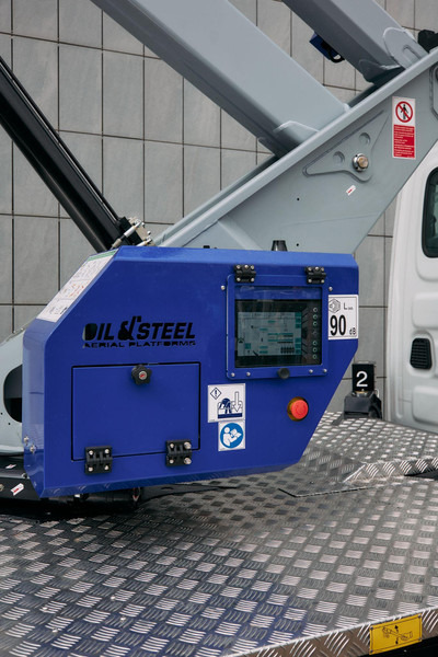 Oil & Steel Snake 26 Sobre IVECO 35S14 Distancia entre ejes 4100 mm - 空中平台:图5 Oil & Steel Snake 26 Sobre IVECO 35S14 Distancia entre ejes 4100 mm - 空中平台:图5