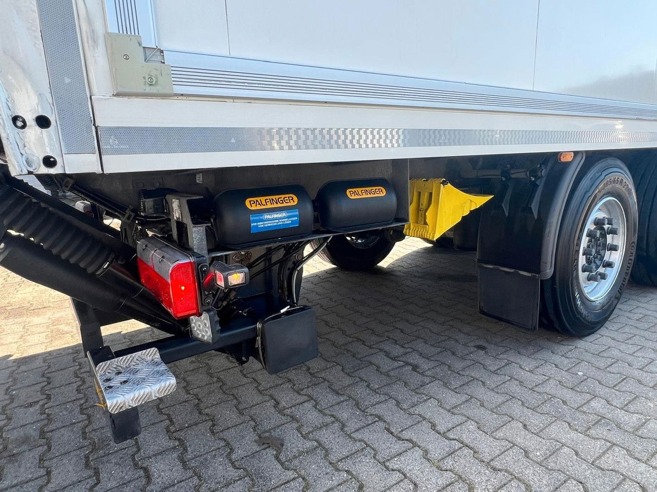 厢式卡车 Mercedes-Benz Actros 2543 Komplettzug Voll-Luft - Lange Koffer：图14