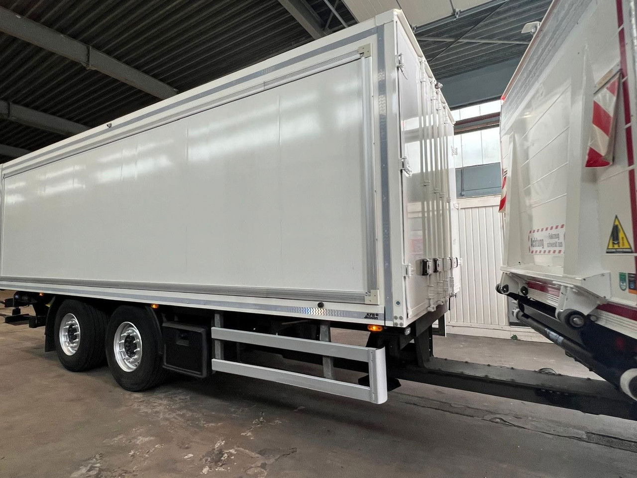 厢式卡车 Mercedes-Benz Actros 2543 Komplettzug Voll-Luft - Lange Koffer：图6