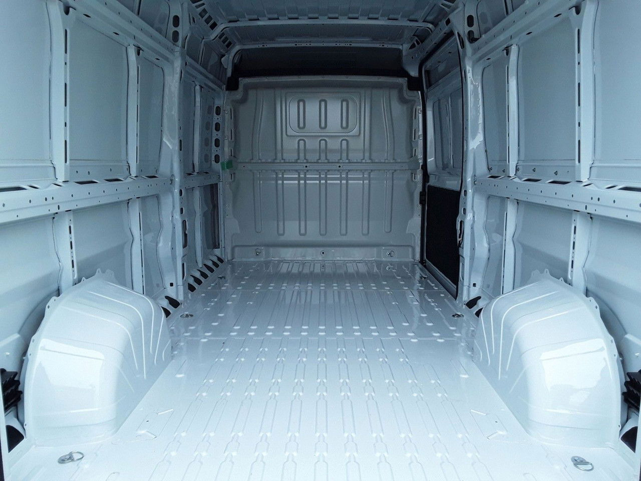 Opel Movano - 无侧窗厢式货车:图4 Opel Movano - 无侧窗厢式货车:图4