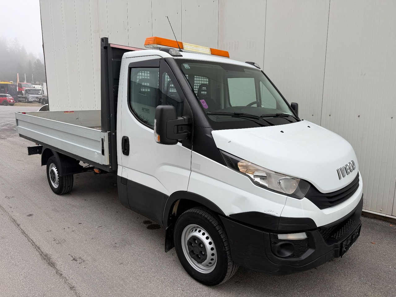 Iveco Daily 35S16 Kliam/AHK - 平板货车:图2 Iveco Daily 35S16 Kliam/AHK - 平板货车:图2
