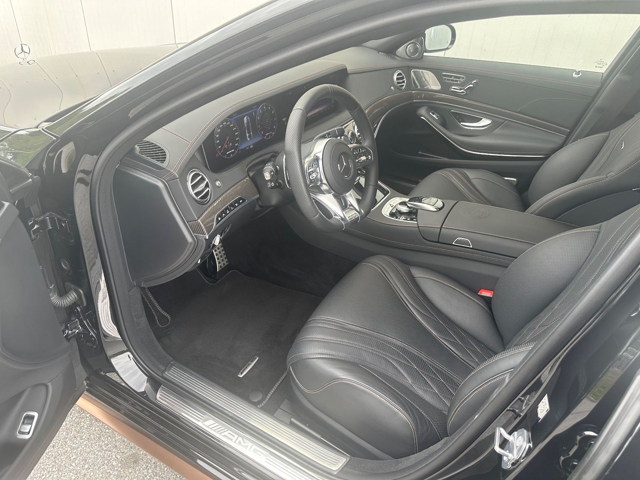 Mercedes-Benz S 65 AMG Final Edition 1/130 - 轿车:图4 Mercedes-Benz S 65 AMG Final Edition 1/130 - 轿车:图4