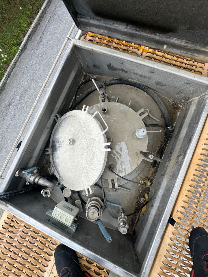 Schwarzmüller Chemi L4BH 42050L Lift BPW - 液罐半拖车:图5 Schwarzmüller Chemi L4BH 42050L Lift BPW - 液罐半拖车:图5