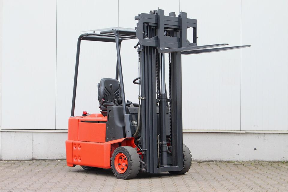 LINDE E15Z-02 Triplex 4,7m - 电动叉车:图4 LINDE E15Z-02 Triplex 4,7m - 电动叉车:图4
