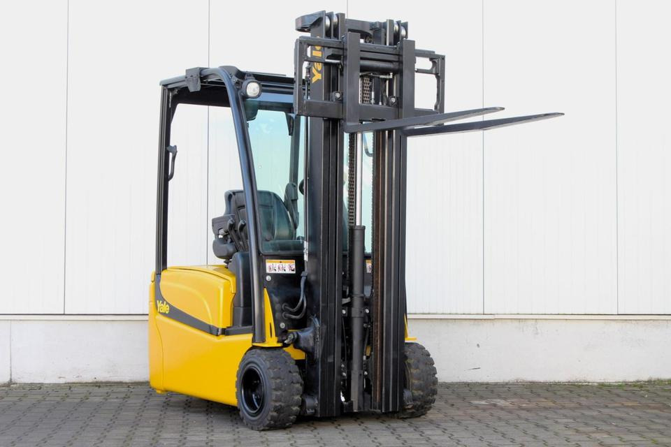 YALE ERP18VT Triplex 5,2m 1800kg - 电动叉车:图4 YALE ERP18VT Triplex 5,2m 1800kg - 电动叉车:图4