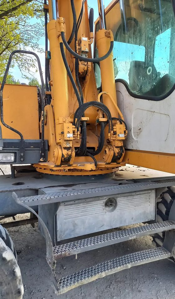 Liebherr A316 - 轮式挖掘机:图4 Liebherr A316 - 轮式挖掘机:图4