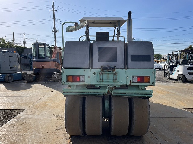 BOMAG BW144AC-2 - 组合式压路机:图4 BOMAG BW144AC-2 - 组合式压路机:图4