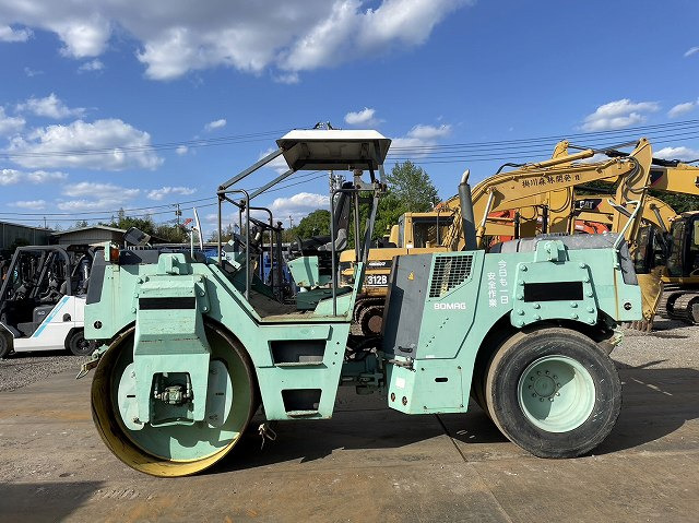 BOMAG BW144AC-2 - 组合式压路机:图2 BOMAG BW144AC-2 - 组合式压路机:图2