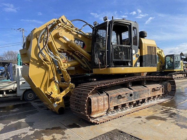 CAT 325C - 履带式挖掘机:图1 CAT 325C - 履带式挖掘机:图1
