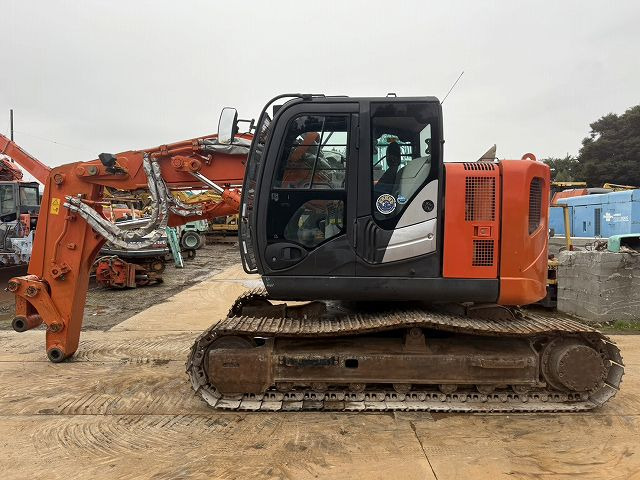 HITACHI ZX135USK-5B - 履带式挖掘机:图2 HITACHI ZX135USK-5B - 履带式挖掘机:图2