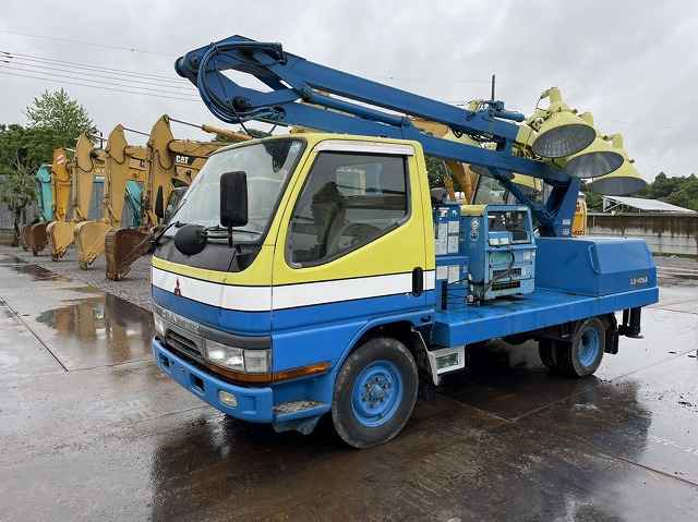 TADANO LS-106A - 照明塔, 卡车:图1 TADANO LS-106A - 照明塔, 卡车:图1