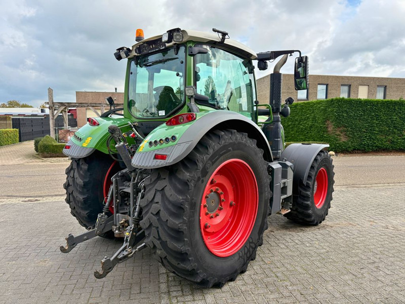 Fendt 724 Vario S4 Profiplus - 拖拉机:图3 Fendt 724 Vario S4 Profiplus - 拖拉机:图3