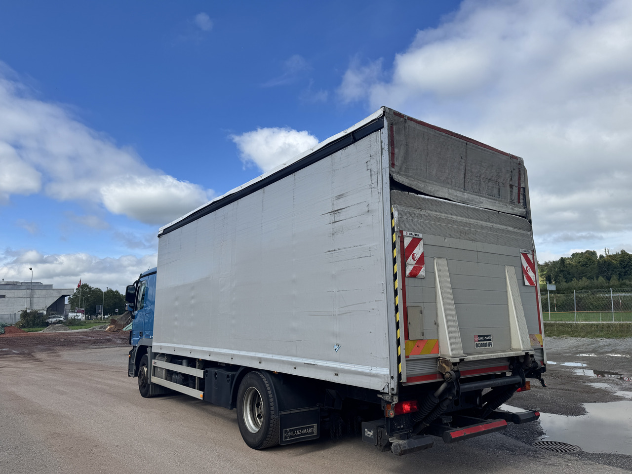 MERCEDES-BENZ Actros 1836 4x2 Blache-Hebebühne - 侧帘卡车:图2 MERCEDES-BENZ Actros 1836 4x2 Blache-Hebebühne - 侧帘卡车:图2