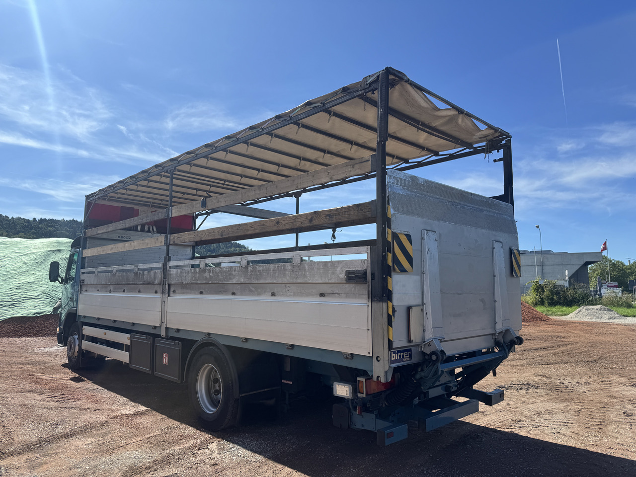 VOLVO FM7-290 4x2 Blache-Hebebühne - 侧帘卡车:图3 VOLVO FM7-290 4x2 Blache-Hebebühne - 侧帘卡车:图3