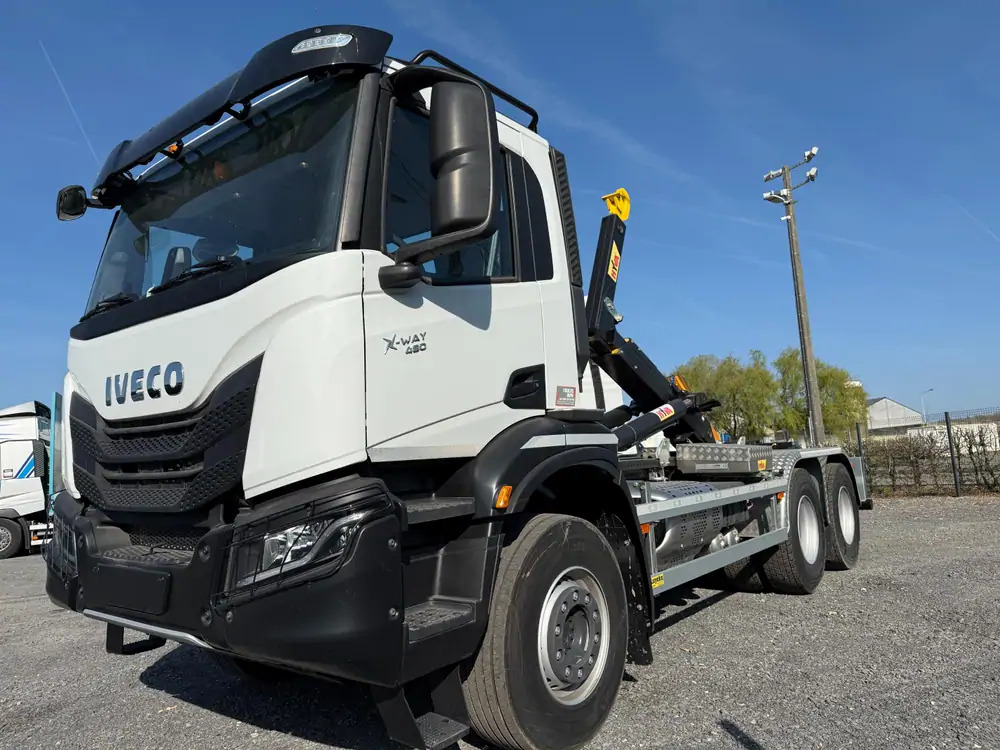 Iveco AD300T48 HYVALIFT 20 TONS*pare-choc hydraulique - 吊钩升降车:图1 Iveco AD300T48 HYVALIFT 20 TONS*pare-choc hydraulique - 吊钩升降车:图1